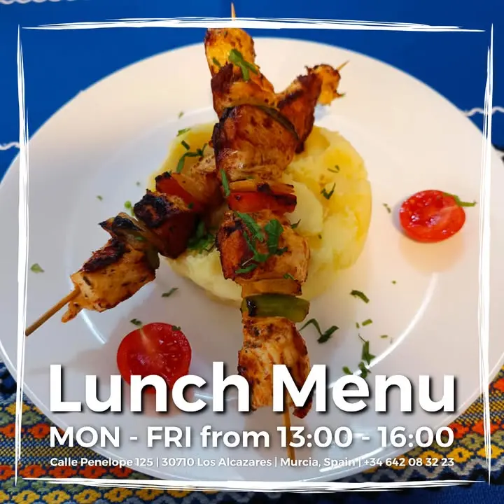 Ven a disfrutar de nuestro menú del día de lunes a viernes 👨‍🍳