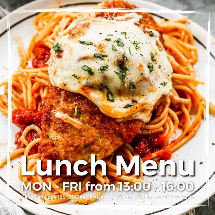Ven a disfrutar de nuestro menú del día de lunes a viernes 👨‍🍳