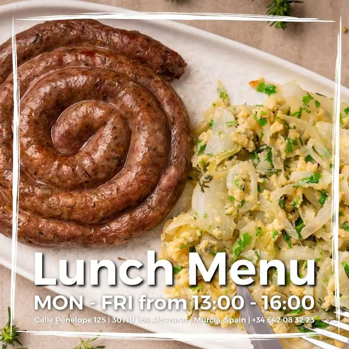 Ven a disfrutar de nuestro menú del día de lunes a viernes 👨‍🍳