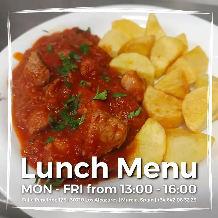 Ven a disfrutar de nuestro menú del día de lunes a viernes 👨‍🍳