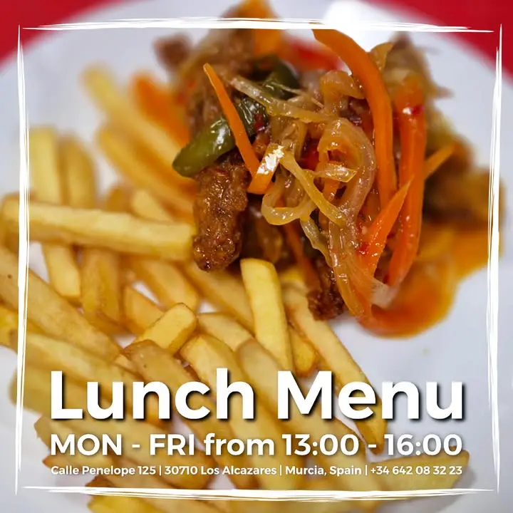 Ven a disfrutar de nuestro menú del día de lunes a viernes 👨‍🍳