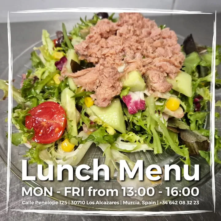 Ven a disfrutar de nuestro menú del día de lunes a viernes 👨‍🍳