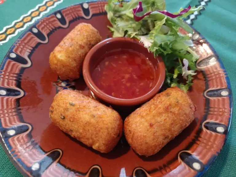 Ven a disfrutar de nuestro menú del día de lunes a viernes 👨‍🍳