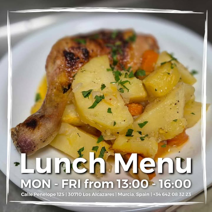 Ven a disfrutar de nuestro menú del día de lunes a viernes 👨‍🍳