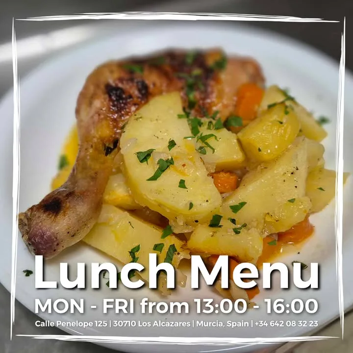 Ven a disfrutar de nuestro menú del día de lunes a viernes 👨🍳
