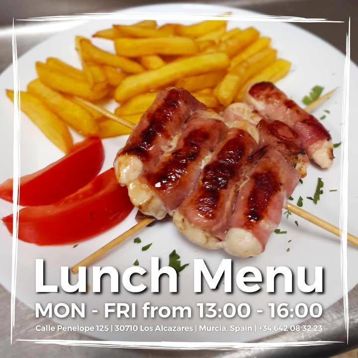 Ven a disfrutar de nuestro menú del día de lunes a viernes 👨‍🍳