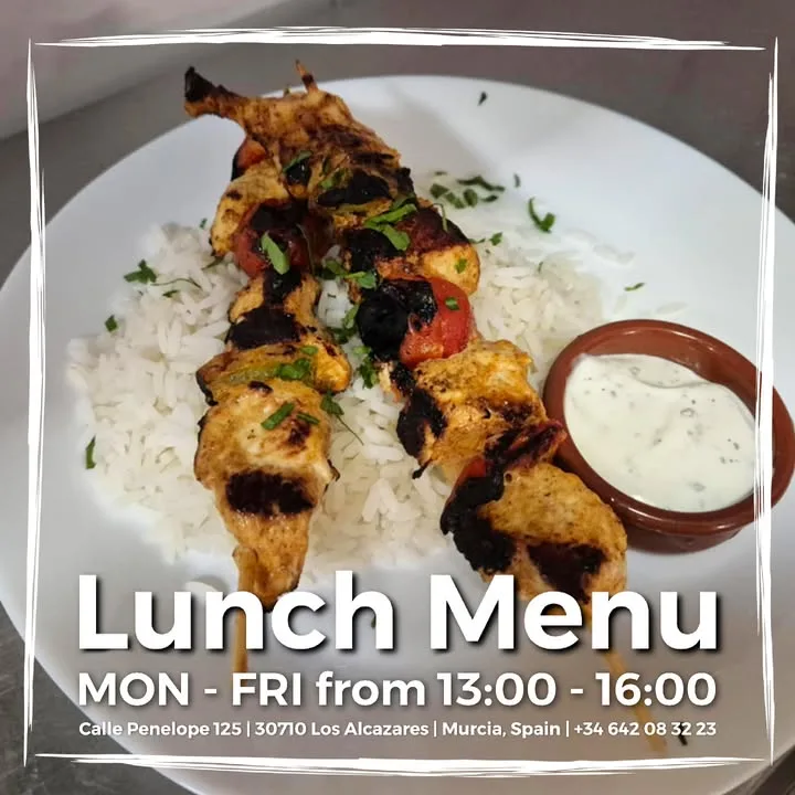 Ven a disfrutar de nuestro menú del día de lunes a viernes 👨‍🍳