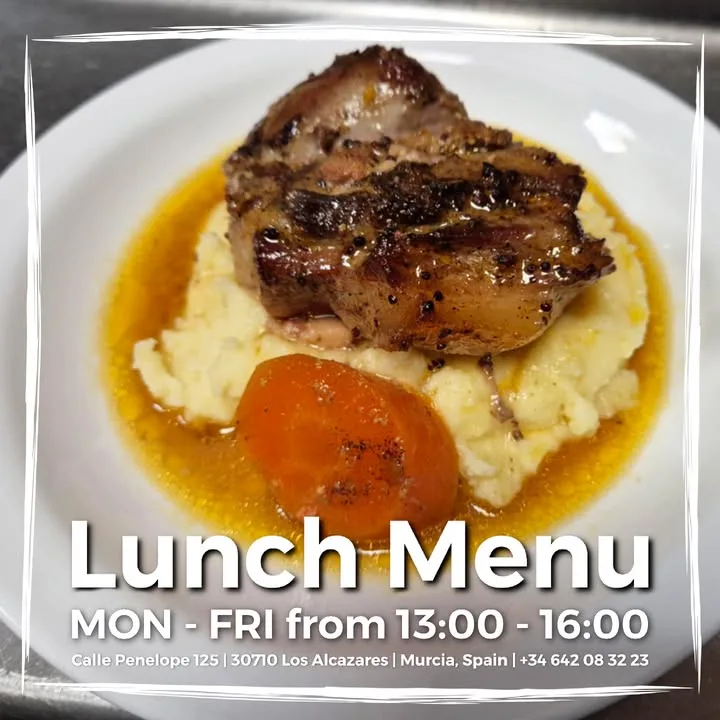 Ven a disfrutar de nuestro menú del día de lunes a viernes 👨‍🍳