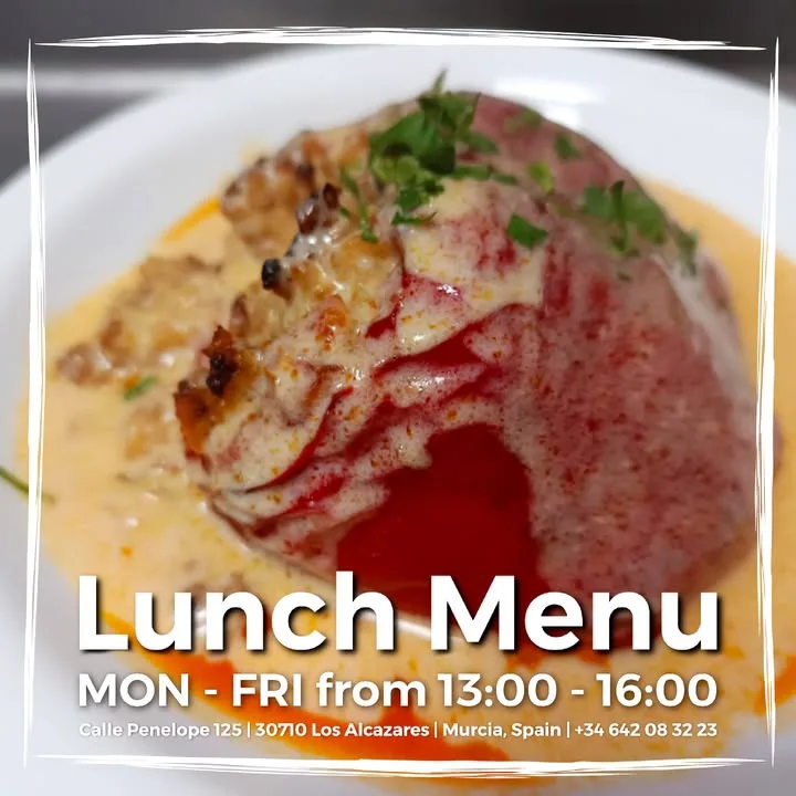 Ven a disfrutar de nuestro menú del día de lunes a viernes 👨‍🍳