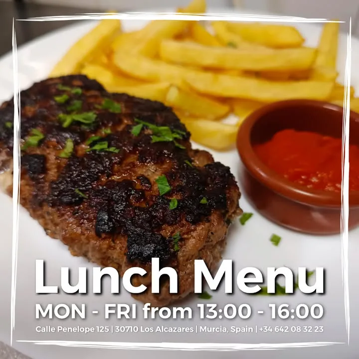 Ven a disfrutar de nuestro menú del día de lunes a viernes 👨‍🍳