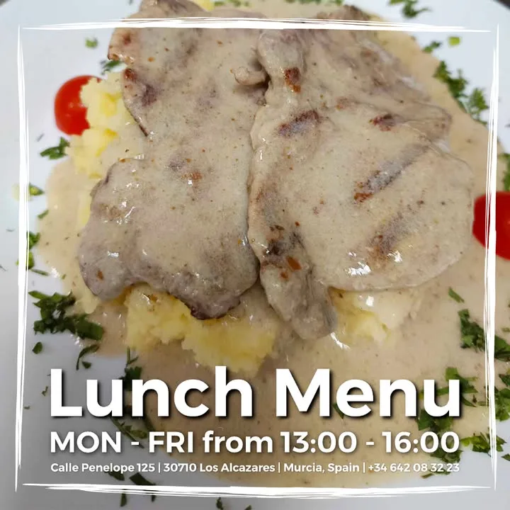 Ven a disfrutar de nuestro menú del día de lunes a viernes 👨‍🍳